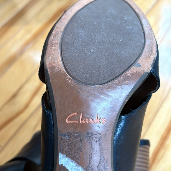 Clark’s black leather wrap shoe size 8 - Picture 9 of 10